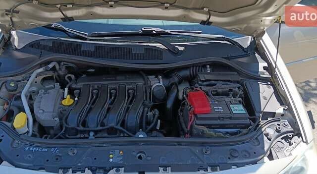 Серый Рено Меган, объемом двигателя 1.6 л и пробегом 145 тыс. км за 5999 $, фото 7 на Automoto.ua