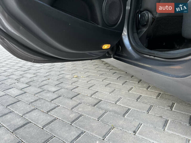 Сірий Рено Меган, об'ємом двигуна 1.6 л та пробігом 198 тис. км за 6750 $, фото 28 на Automoto.ua