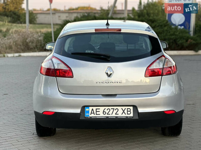 Сірий Рено Меган, об'ємом двигуна 1.6 л та пробігом 187 тис. км за 7100 $, фото 7 на Automoto.ua