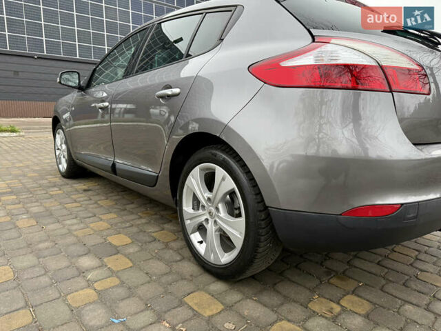 Сірий Рено Меган, об'ємом двигуна 1.6 л та пробігом 156 тис. км за 8350 $, фото 9 на Automoto.ua