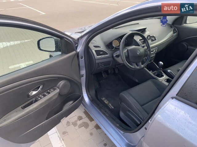 Рено Меган 2009 в Сумах на Automoto.ua Серый Рено Меган, объемом двигателя 1.6 л и пробегом 229 тыс. км за 6700 $, фото 15 на Automoto.ua