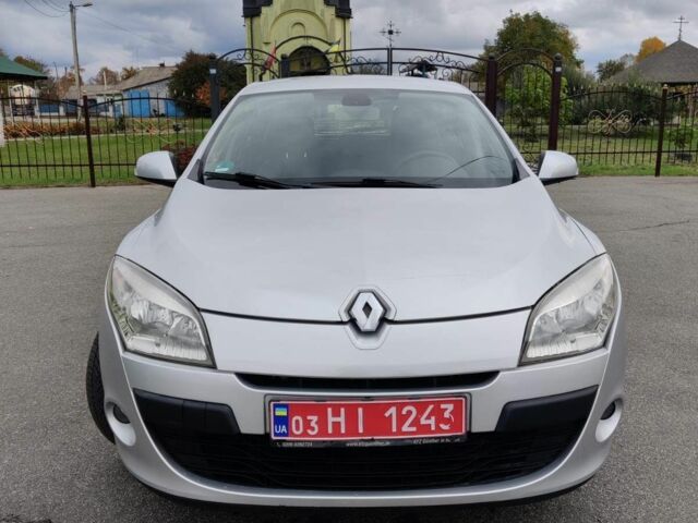 Рено Меган 2009 у Барышевке на Automoto.ua Сірий Рено Меган, об'ємом двигуна 1.6 л та пробігом 185 тис. км за 6950 $, фото 2 на Automoto.ua