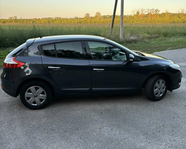 Сірий Рено Меган, об'ємом двигуна 1.6 л та пробігом 186 тис. км за 6700 $, фото 8 на Automoto.ua