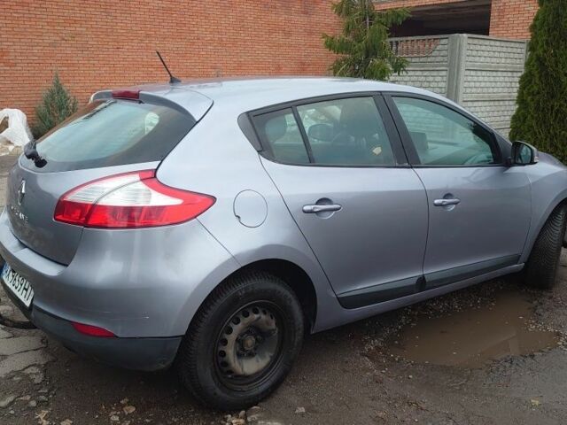 Серый Рено Меган, объемом двигателя 1.6 л и пробегом 168 тыс. км за 5300 $, фото 2 на Automoto.ua