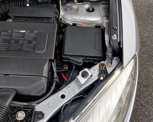 Рено Меган 2009 у Барышевке на Automoto.ua Сірий Рено Меган, об'ємом двигуна 1.6 л та пробігом 185 тис. км за 6950 $, фото 14 на Automoto.ua