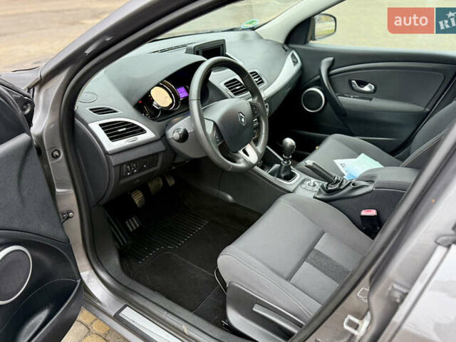 Сірий Рено Меган, об'ємом двигуна 1.6 л та пробігом 156 тис. км за 8350 $, фото 19 на Automoto.ua