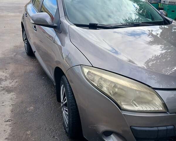 Сірий Рено Меган, об'ємом двигуна 1.46 л та пробігом 245 тис. км за 5500 $, фото 22 на Automoto.ua
