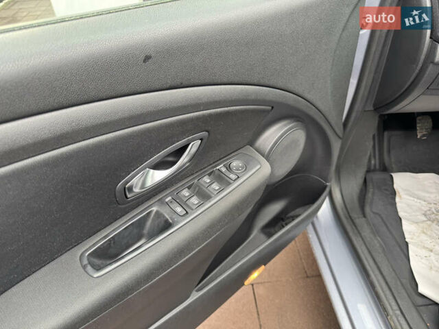 Серый Рено Меган, объемом двигателя 1.6 л и пробегом 200 тыс. км за 6250 $, фото 9 на Automoto.ua