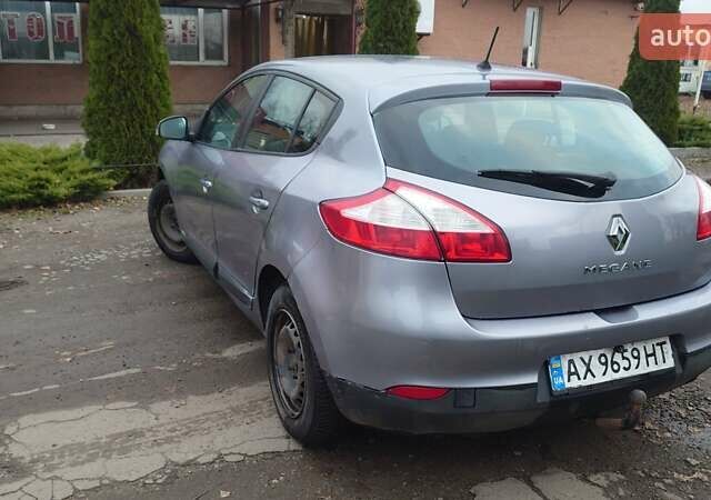 Сірий Рено Меган, об'ємом двигуна 1.6 л та пробігом 268 тис. км за 4000 $, фото 3 на Automoto.ua