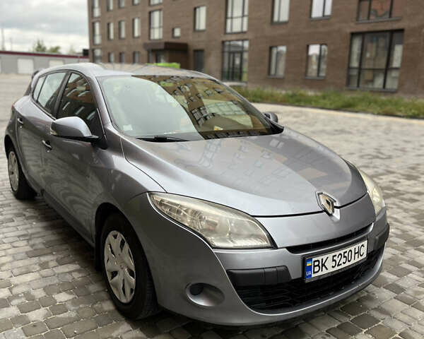 Серый Рено Меган, объемом двигателя 1.46 л и пробегом 333 тыс. км за 5200 $, фото 4 на Automoto.ua