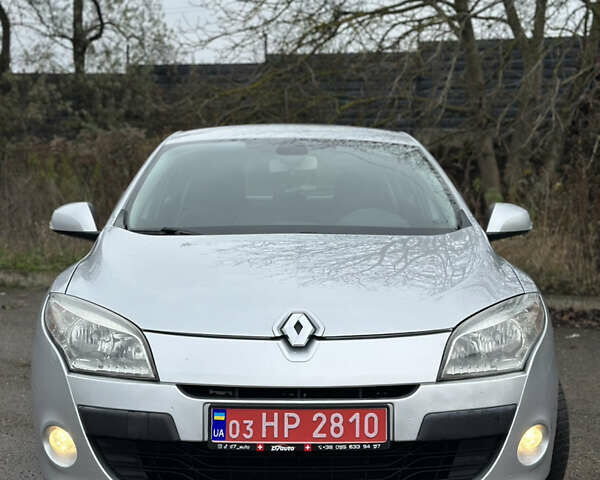 Серый Рено Меган, объемом двигателя 1.6 л и пробегом 170 тыс. км за 6500 $, фото 2 на Automoto.ua