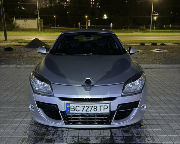 Серый Рено Меган, объемом двигателя 1.9 л и пробегом 275 тыс. км за 5999 $, фото 2 на Automoto.ua