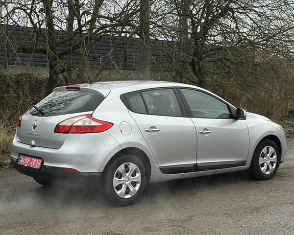 Серый Рено Меган, объемом двигателя 1.6 л и пробегом 170 тыс. км за 6500 $, фото 4 на Automoto.ua