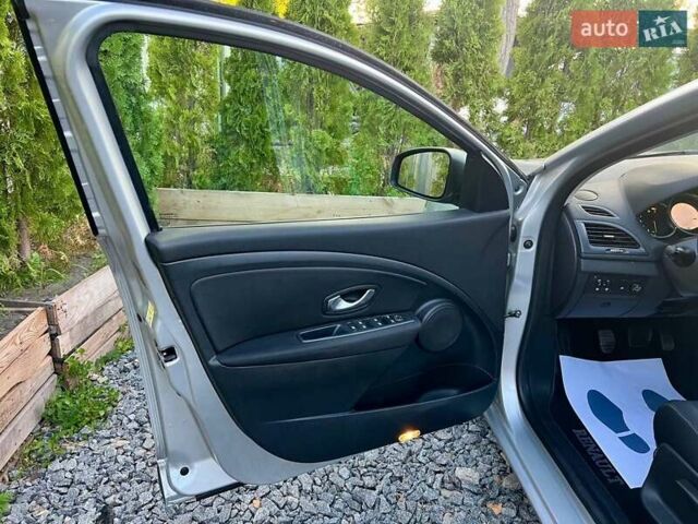 Серый Рено Меган, объемом двигателя 1.6 л и пробегом 149 тыс. км за 7200 $, фото 81 на Automoto.ua