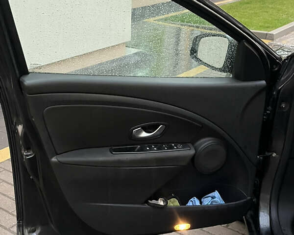 Серый Рено Меган, объемом двигателя 1.46 л и пробегом 288 тыс. км за 5050 $, фото 8 на Automoto.ua