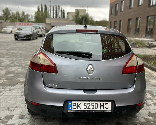 Серый Рено Меган, объемом двигателя 1.46 л и пробегом 333 тыс. км за 5200 $, фото 1 на Automoto.ua