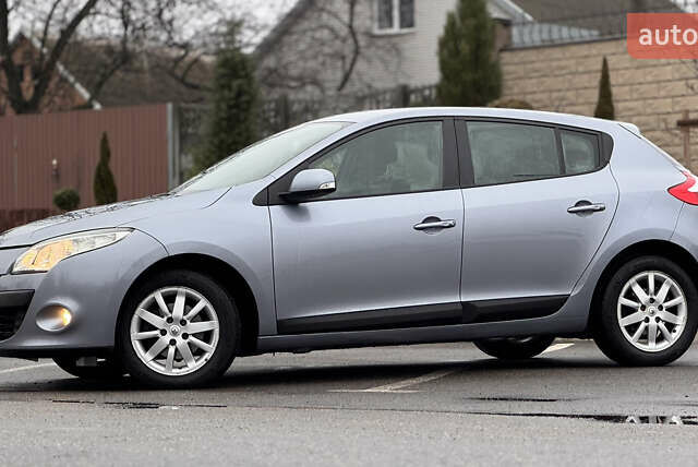 Серый Рено Меган, объемом двигателя 1.6 л и пробегом 193 тыс. км за 5999 $, фото 10 на Automoto.ua