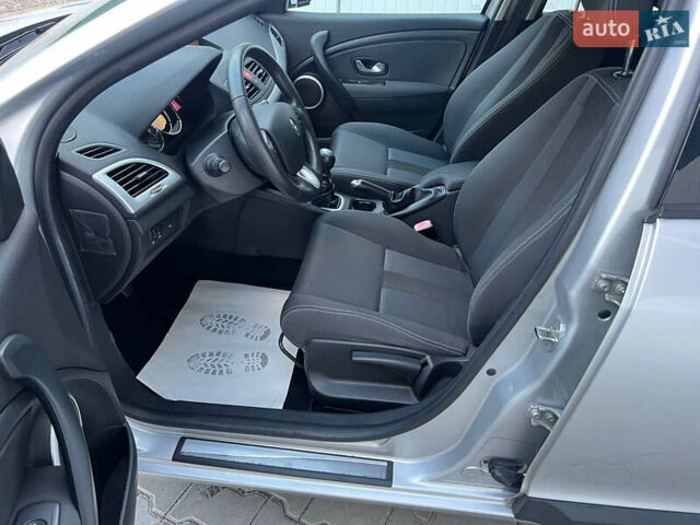 Серый Рено Меган, объемом двигателя 1.6 л и пробегом 144 тыс. км за 6699 $, фото 17 на Automoto.ua