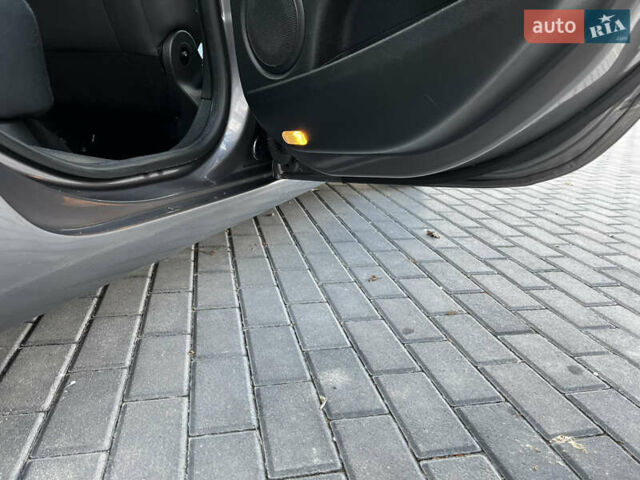 Сірий Рено Меган, об'ємом двигуна 1.6 л та пробігом 198 тис. км за 6750 $, фото 24 на Automoto.ua