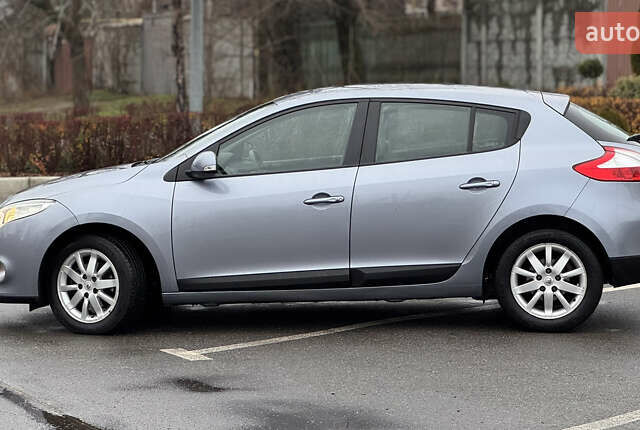 Серый Рено Меган, объемом двигателя 1.6 л и пробегом 193 тыс. км за 5999 $, фото 11 на Automoto.ua