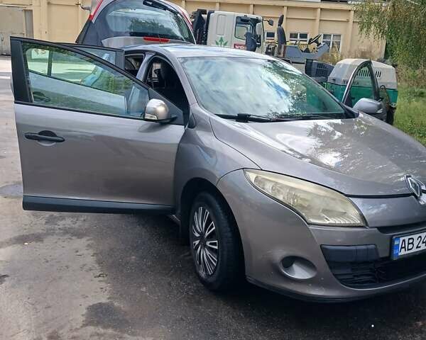 Сірий Рено Меган, об'ємом двигуна 1.46 л та пробігом 245 тис. км за 5500 $, фото 3 на Automoto.ua