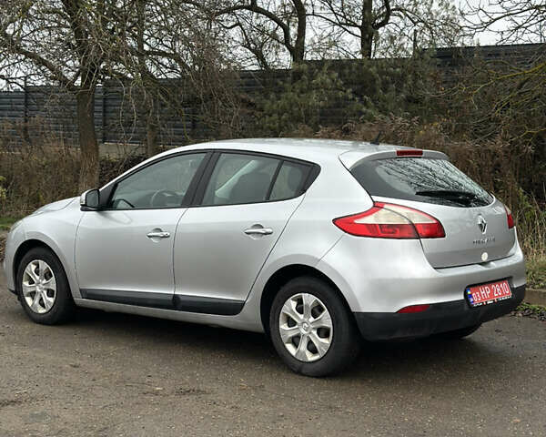 Серый Рено Меган, объемом двигателя 1.6 л и пробегом 170 тыс. км за 6500 $, фото 9 на Automoto.ua