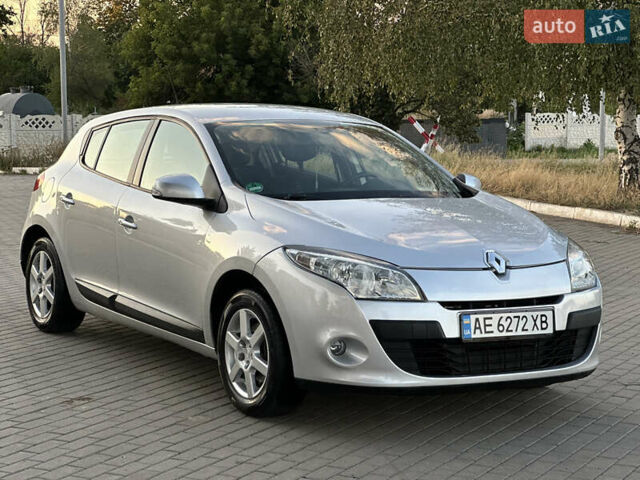 Сірий Рено Меган, об'ємом двигуна 1.6 л та пробігом 187 тис. км за 7100 $, фото 4 на Automoto.ua