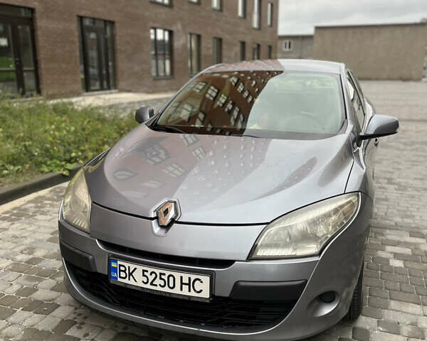 Серый Рено Меган, объемом двигателя 1.46 л и пробегом 333 тыс. км за 5200 $, фото 7 на Automoto.ua