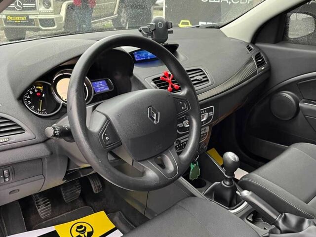 Рено Меган 2009 в Стрые на Automoto.ua Серый Рено Меган, объемом двигателя 1.6 л и пробегом 131 тыс. км за 6999 $, фото 10 на Automoto.ua