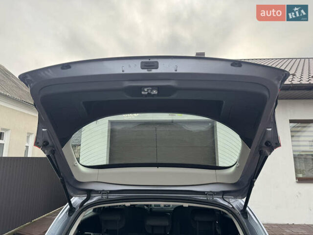 Серый Рено Меган, объемом двигателя 1.6 л и пробегом 200 тыс. км за 6250 $, фото 21 на Automoto.ua