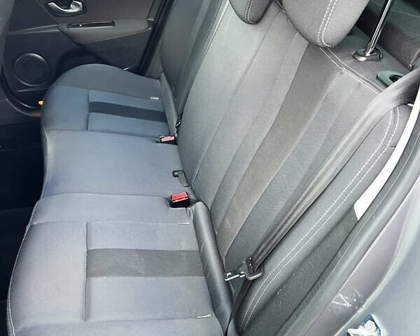 Сірий Рено Меган, об'ємом двигуна 1.6 л та пробігом 198 тис. км за 6750 $, фото 26 на Automoto.ua