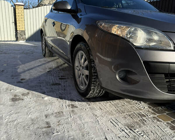 Сірий Рено Меган, об'ємом двигуна 1.6 л та пробігом 193 тис. км за 6700 $, фото 8 на Automoto.ua