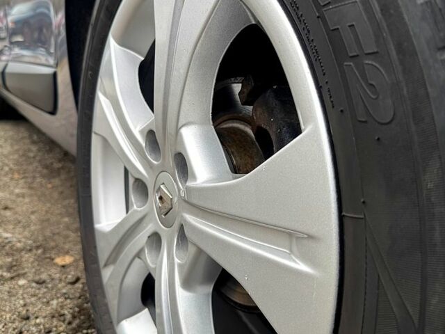 Серый Рено Меган, объемом двигателя 1.6 л и пробегом 232 тыс. км за 6900 $, фото 9 на Automoto.ua