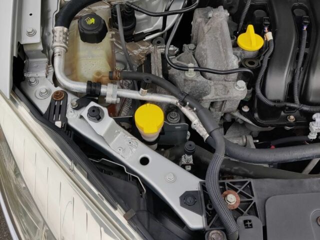Рено Меган 2009 у Барышевке на Automoto.ua Сірий Рено Меган, об'ємом двигуна 1.6 л та пробігом 185 тис. км за 6950 $, фото 16 на Automoto.ua