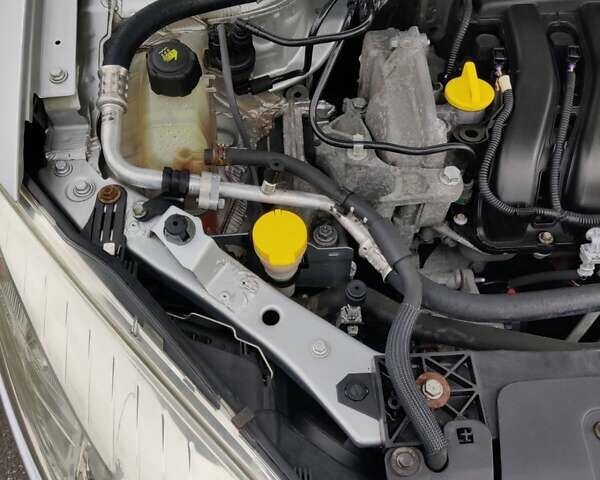 Рено Меган 2009 у Барышевке на Automoto.ua Сірий Рено Меган, об'ємом двигуна 1.6 л та пробігом 185 тис. км за 6950 $, фото 17 на Automoto.ua