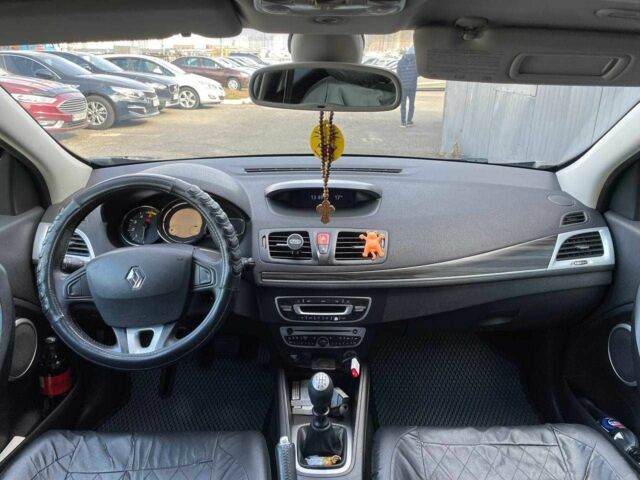Рено Меган 2009 в Киеве на Automoto.ua Серый Рено Меган, объемом двигателя 1.5 л и пробегом 339 тыс. км за 7290 $, фото 13 на Automoto.ua