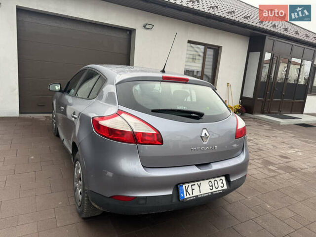 Серый Рено Меган, объемом двигателя 1.6 л и пробегом 200 тыс. км за 6250 $, фото 2 на Automoto.ua