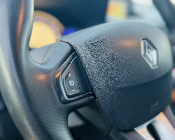 Сірий Рено Меган, об'ємом двигуна 1.87 л та пробігом 275 тис. км за 5750 $, фото 25 на Automoto.ua