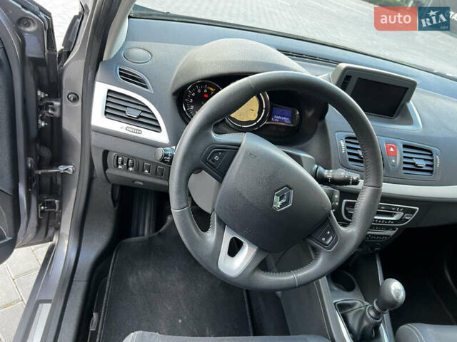 Сірий Рено Меган, об'ємом двигуна 1.6 л та пробігом 198 тис. км за 6750 $, фото 30 на Automoto.ua