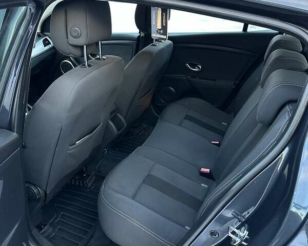 Серый Рено Меган, объемом двигателя 2 л и пробегом 247 тыс. км за 8000 $, фото 8 на Automoto.ua