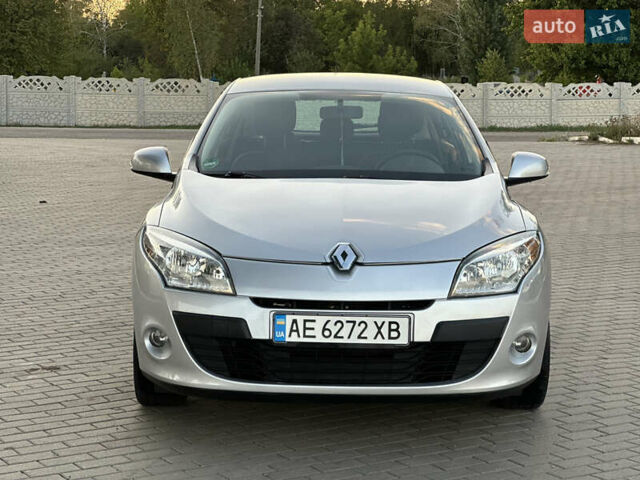 Сірий Рено Меган, об'ємом двигуна 1.6 л та пробігом 187 тис. км за 7100 $, фото 3 на Automoto.ua