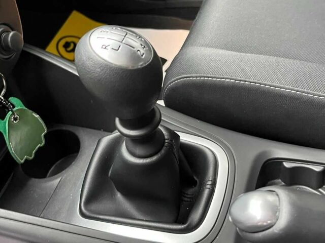 Рено Меган 2009 в Стрые на Automoto.ua Серый Рено Меган, объемом двигателя 1.6 л и пробегом 131 тыс. км за 6999 $, фото 13 на Automoto.ua
