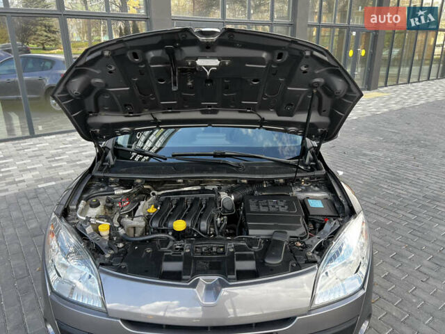 Сірий Рено Меган, об'ємом двигуна 1.6 л та пробігом 198 тис. км за 6750 $, фото 40 на Automoto.ua