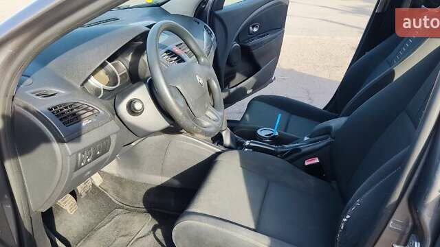 Рено Меган 2009 в Харькове на Automoto.ua Серый Рено Меган, объемом двигателя 1.6 л и пробегом 199 тыс. км за 6500 $, фото 9 на Automoto.ua