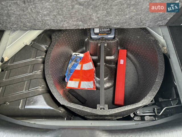 Сірий Рено Меган, об'ємом двигуна 2 л та пробігом 160 тис. км за 7499 $, фото 29 на Automoto.ua