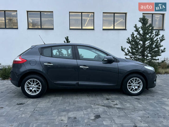 Серый Рено Меган, объемом двигателя 1.5 л и пробегом 249 тыс. км за 5900 $, фото 2 на Automoto.ua