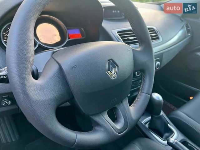 Серый Рено Меган, объемом двигателя 1.6 л и пробегом 149 тыс. км за 7200 $, фото 100 на Automoto.ua