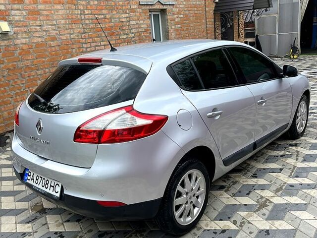Сірий Рено Меган, об'ємом двигуна 1.5 л та пробігом 223 тис. км за 6800 $, фото 1 на Automoto.ua