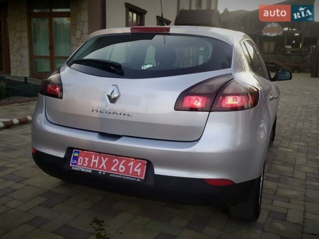 Сірий Рено Меган, об'ємом двигуна 1.6 л та пробігом 188 тис. км за 7500 $, фото 187 на Automoto.ua