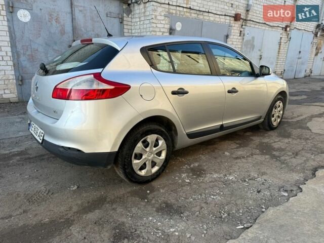 Серый Рено Меган, объемом двигателя 1.46 л и пробегом 370 тыс. км за 4999 $, фото 4 на Automoto.ua